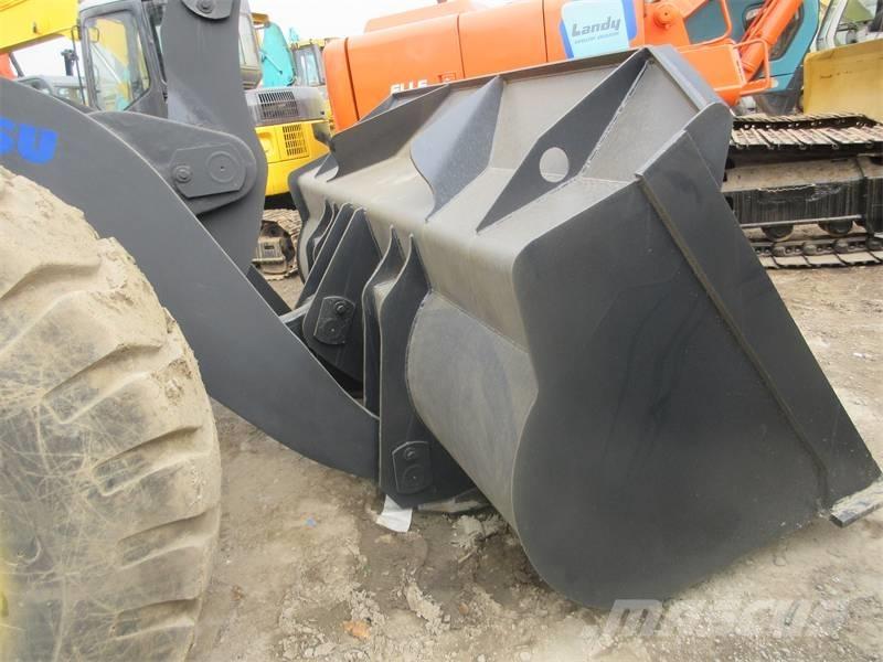 Komatsu WA 380 Gumikerekes homlokrakodók