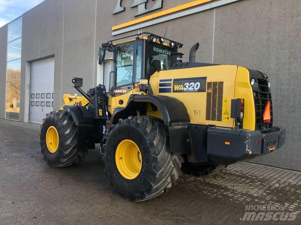 Komatsu WA 320-8 Gumikerekes homlokrakodók