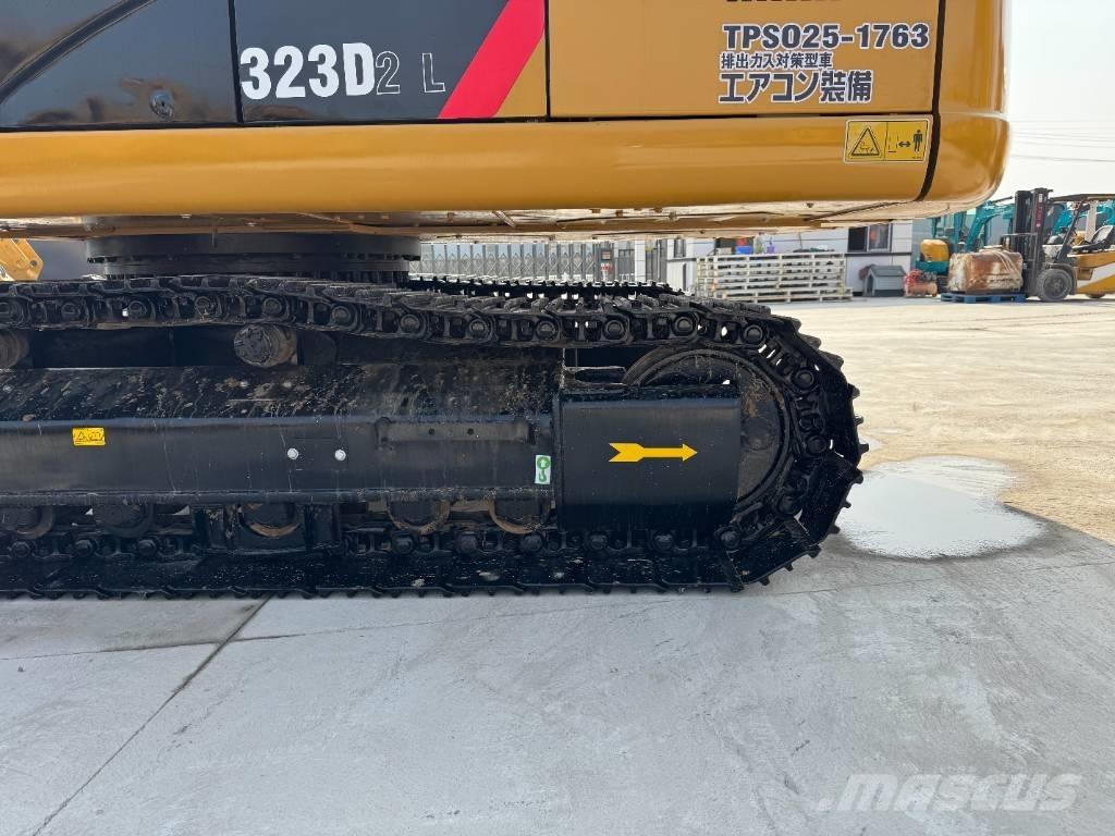 CAT 323D2L Lánctalpas kotrók