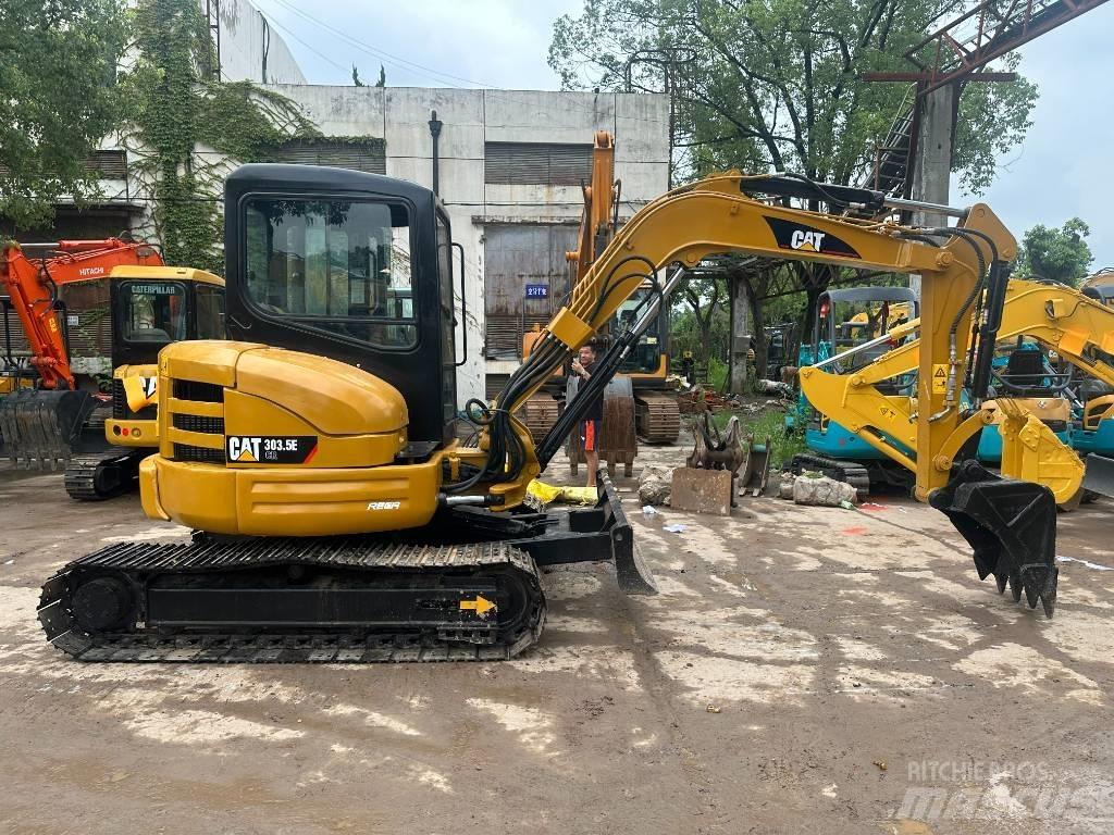 CAT 303 Mini kotrók < 7t