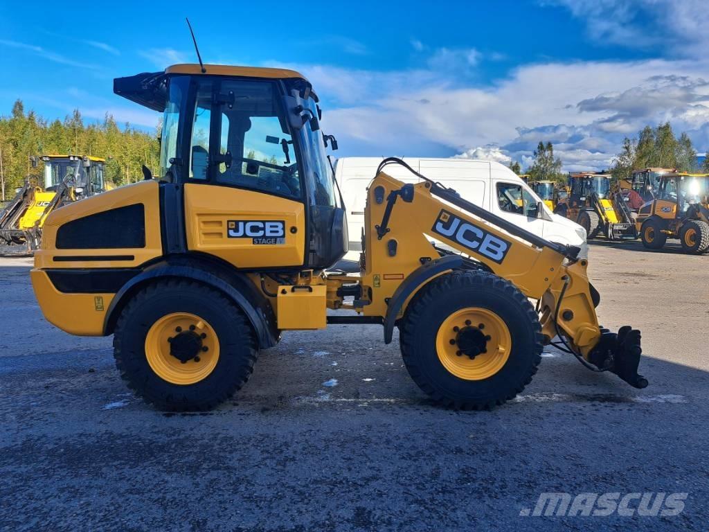 JCB TM 220 SV Gumikerekes homlokrakodók