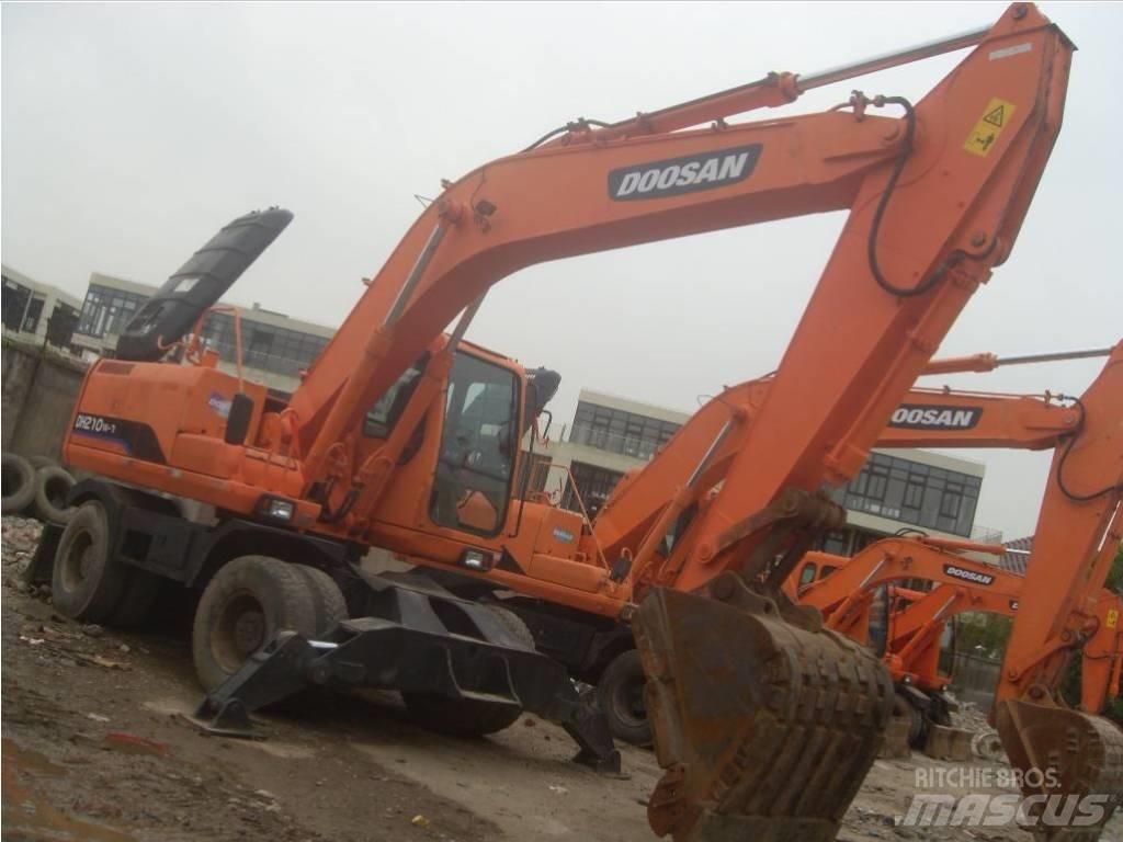 Doosan DH 210 W-7 Gumikerekes kotrók