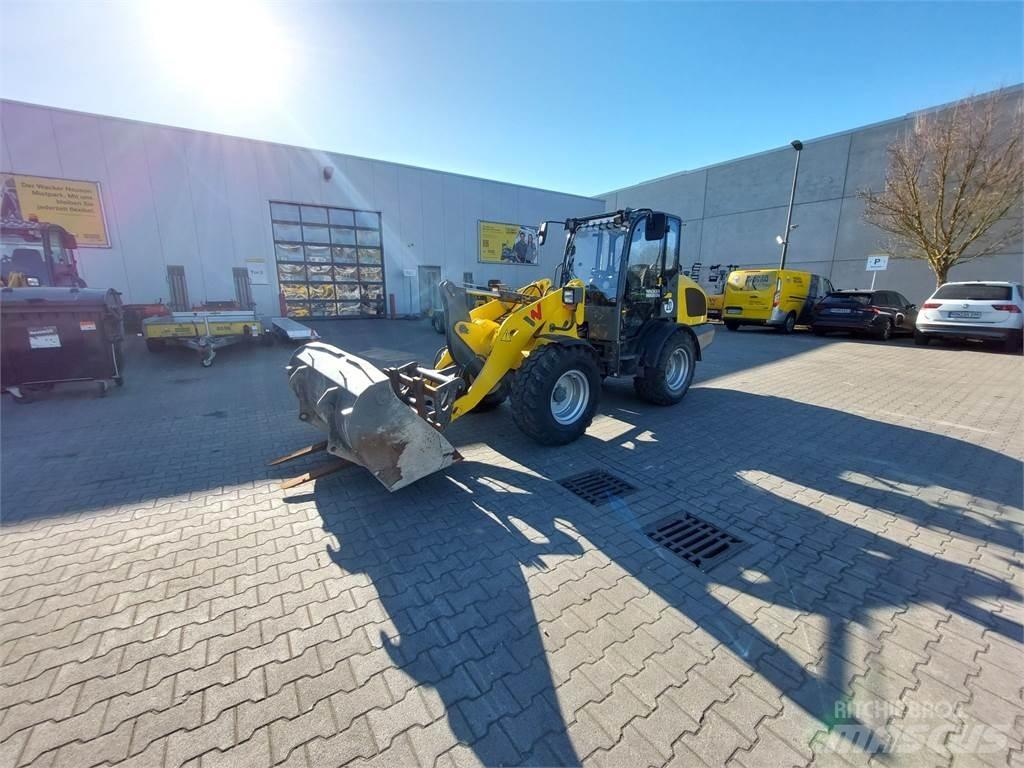 Wacker Neuson WL44 Gumikerekes homlokrakodók