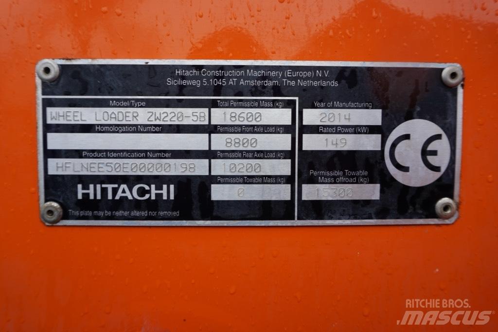 Hitachi ZW 220-5 B Gumikerekes homlokrakodók