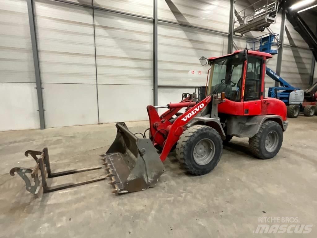 Volvo L 30 B-Z/X Gumikerekes homlokrakodók