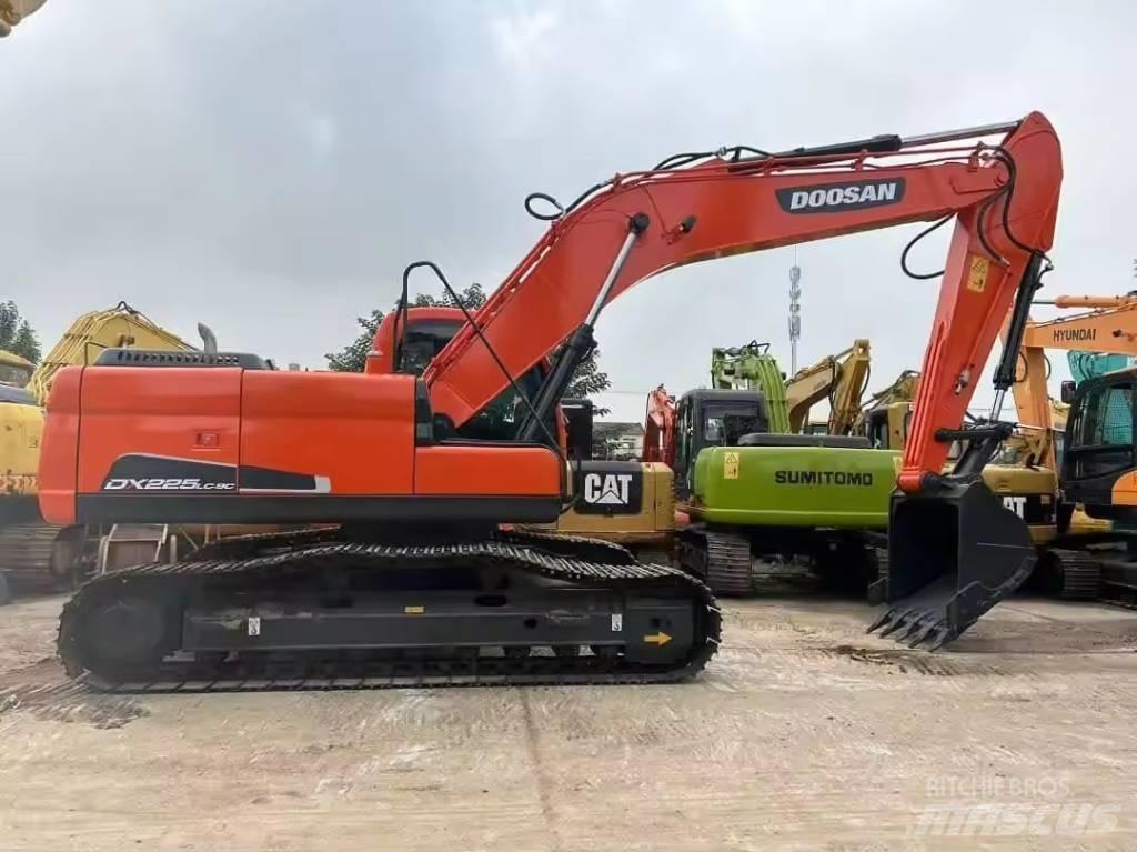 Doosan DX 225 LC-9C Lánctalpas kotrók