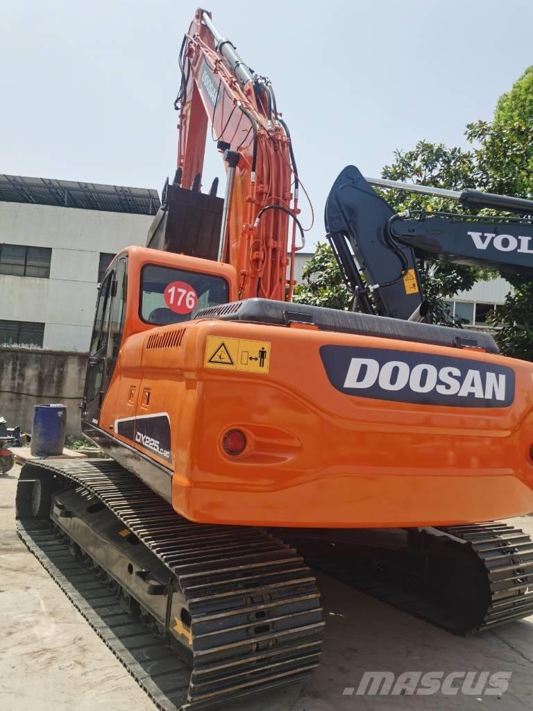 Doosan DX225LC-9C Lánctalpas kotrók