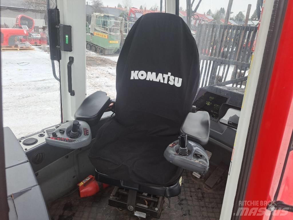 Komatsu 865 Kihordók