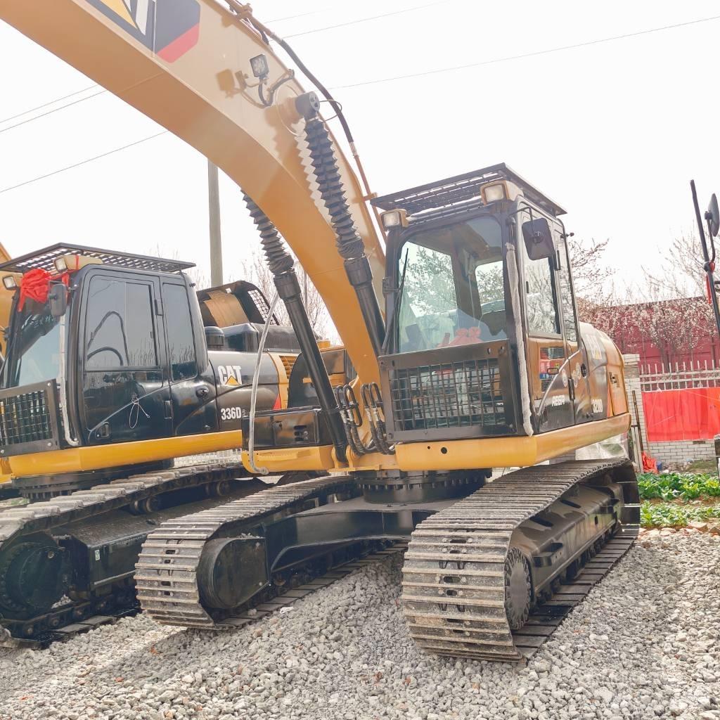 CAT 320D Lánctalpas kotrók