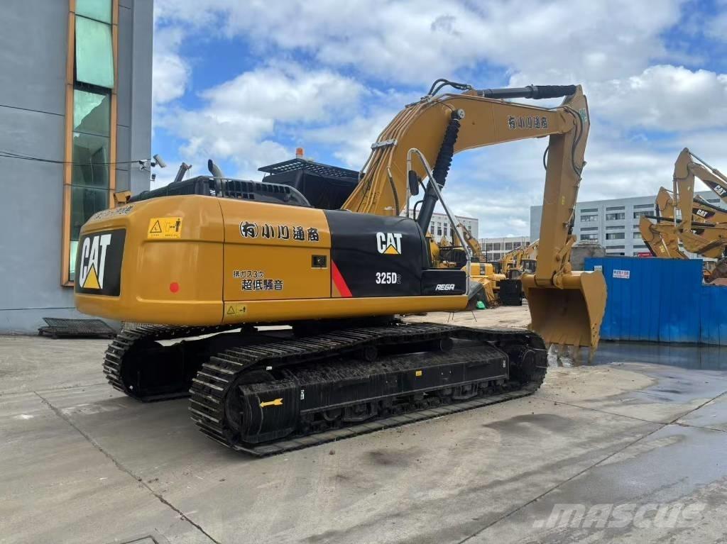 CAT 325 D Lánctalpas kotrók