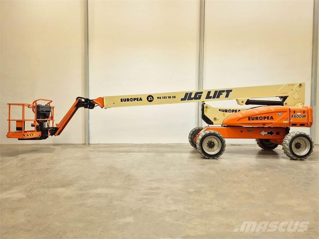 JLG E600JP Karos emelők