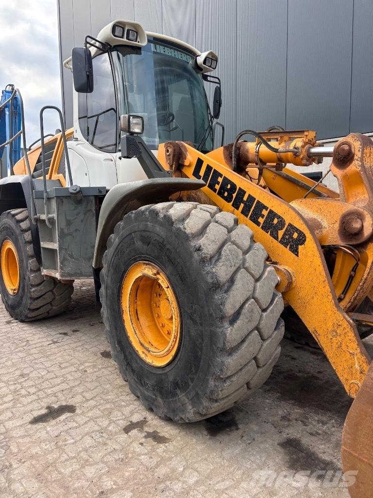 Liebherr L 550 Gumikerekes homlokrakodók
