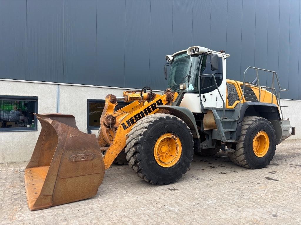 Liebherr L 550 Gumikerekes homlokrakodók
