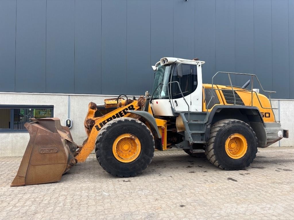 Liebherr L 550 Gumikerekes homlokrakodók