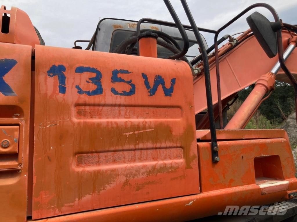 Hitachi EX 135 W Gumikerekes kotrók