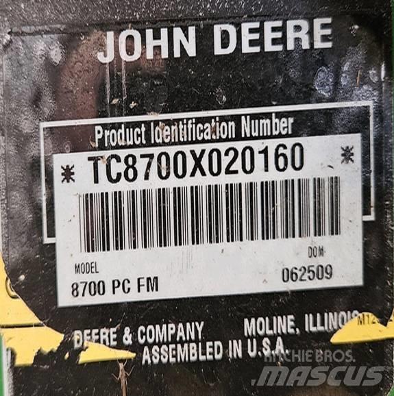 John Deere 8700 Golfpálya fűnyírók