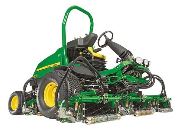 John Deere 8700 Golfpálya fűnyírók