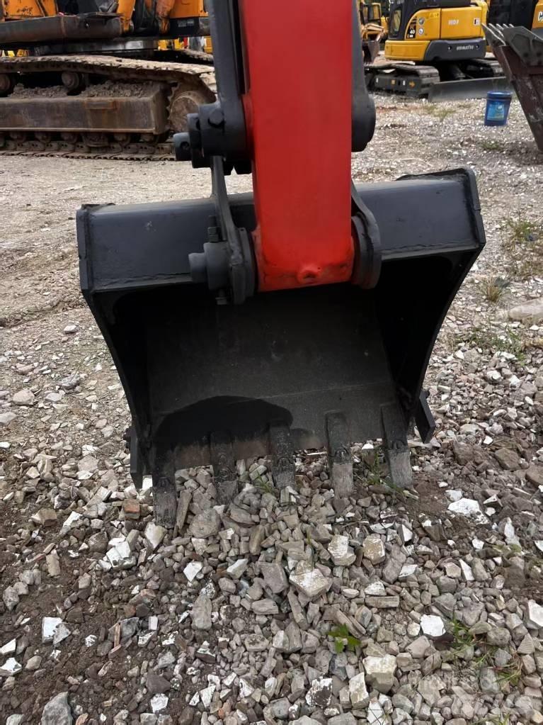 Kubota U 55 Közepes (midi) kotrók 7 t - 12 t