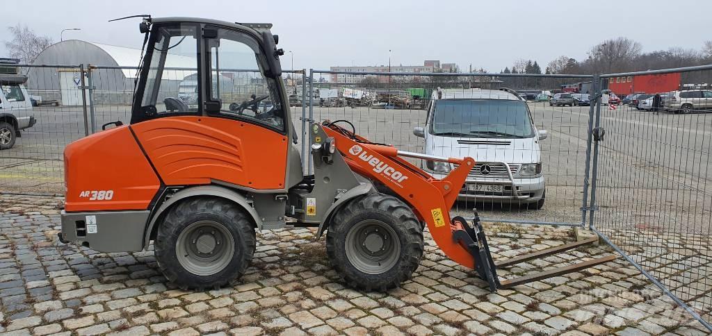 Weycor AR 380 Gumikerekes homlokrakodók