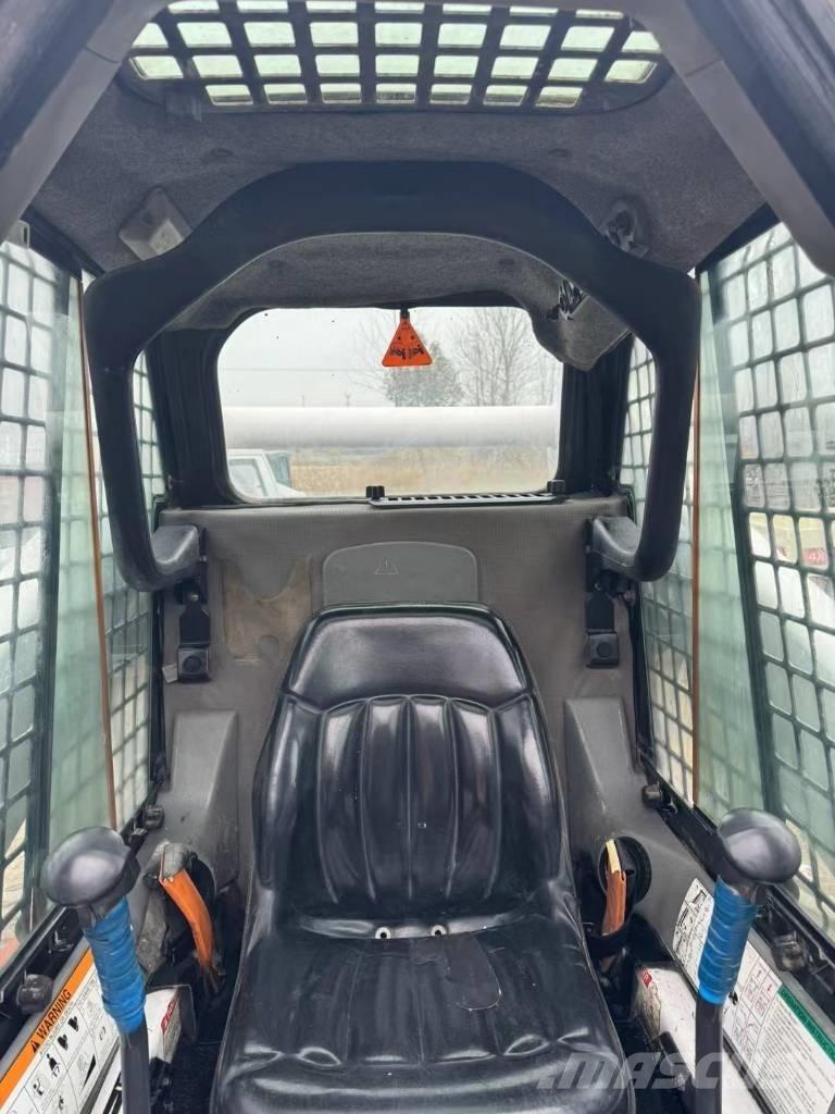 Bobcat S 300 Kompaktrakodók