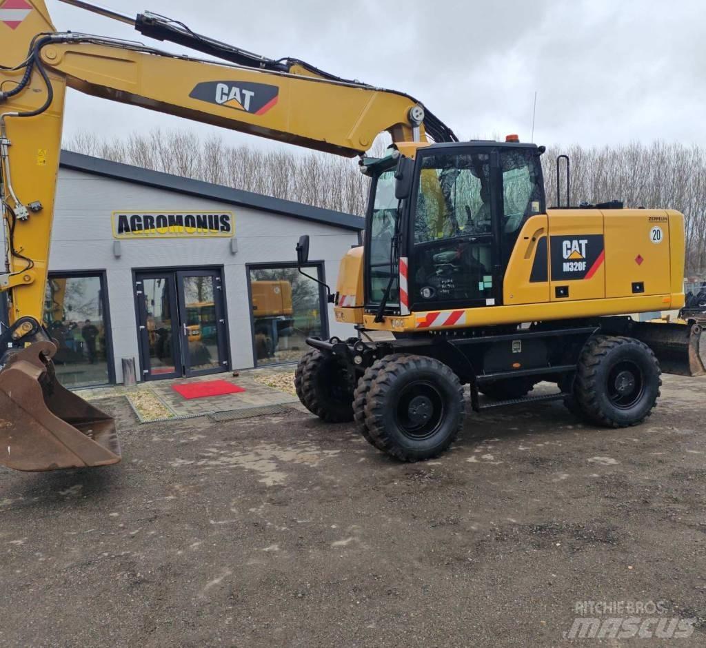 CAT M320 F Gumikerekes kotrók