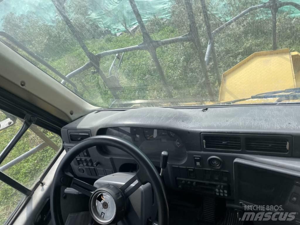 Komatsu HD 605-7 Nehézdömper