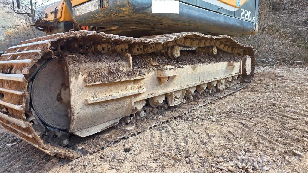 Hyundai Robex 220 LC Lánctalpas kotrók