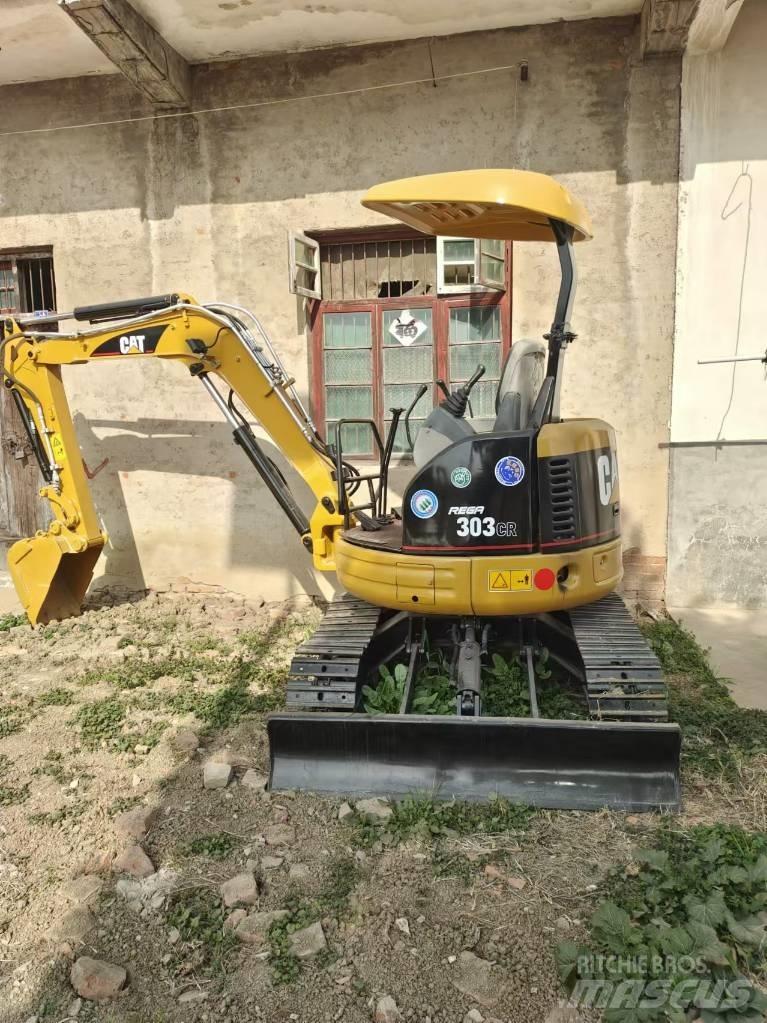 CAT 303 CR Mini kotrók < 7t