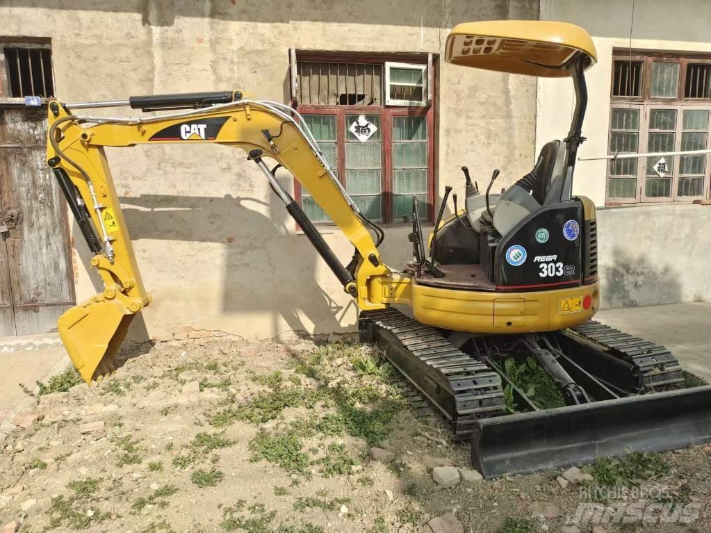 CAT 303 CR Mini kotrók < 7t