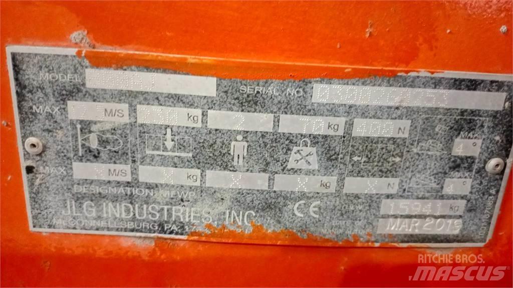 JLG 800AJ Karos emelők