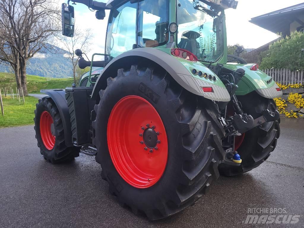 Fendt 718 Vario Traktorok