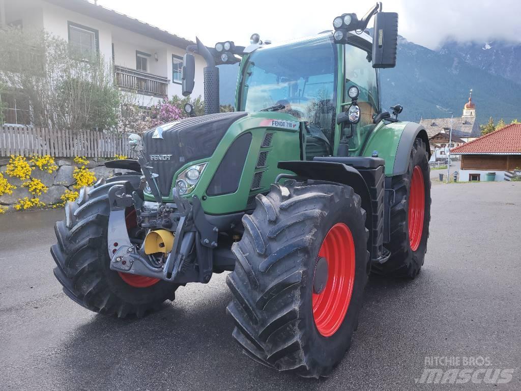 Fendt 718 Vario Traktorok