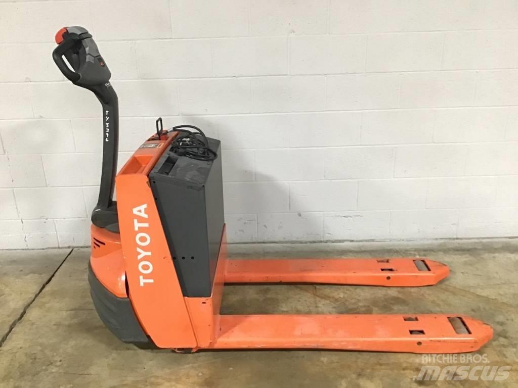 Toyota 7HBW23 Kézi raklapemelő