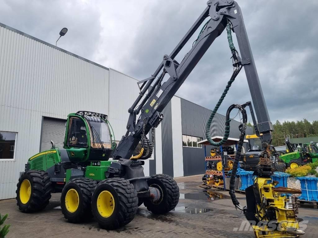 John Deere 1170 G Betakarítók