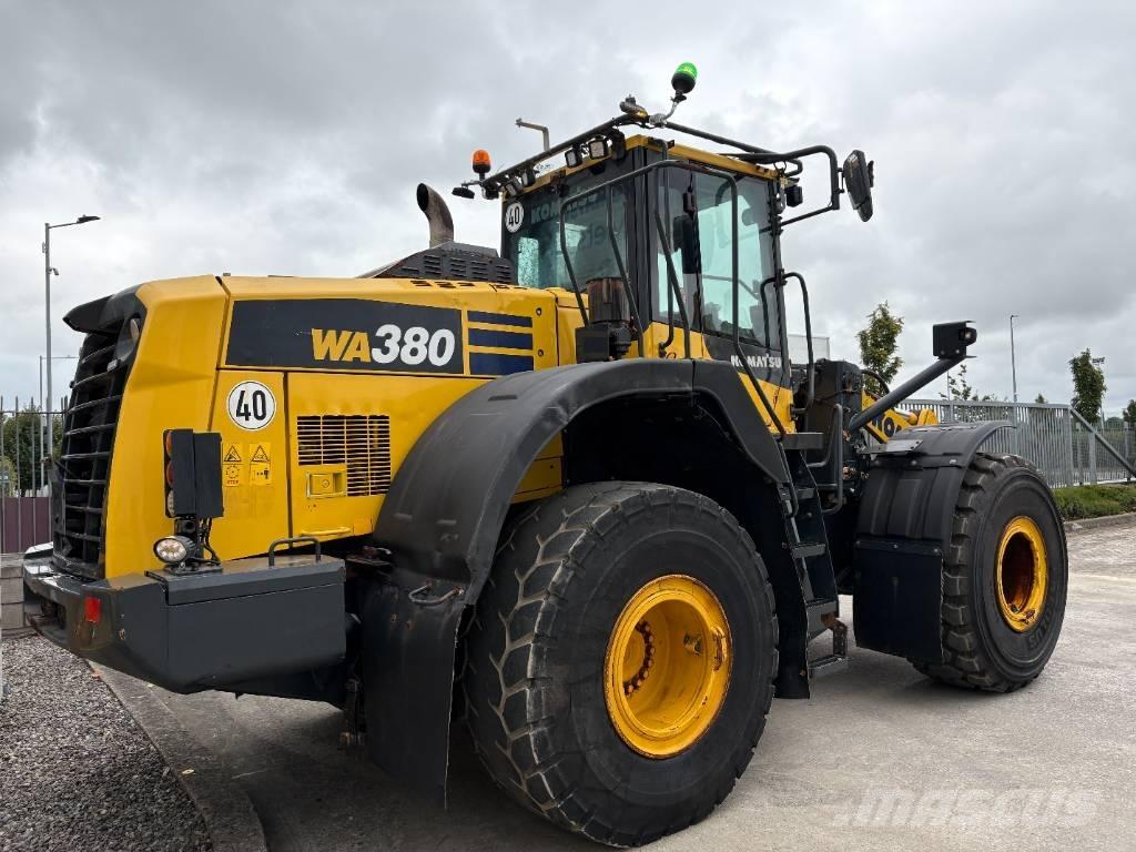 Komatsu WA380-8 Gumikerekes homlokrakodók