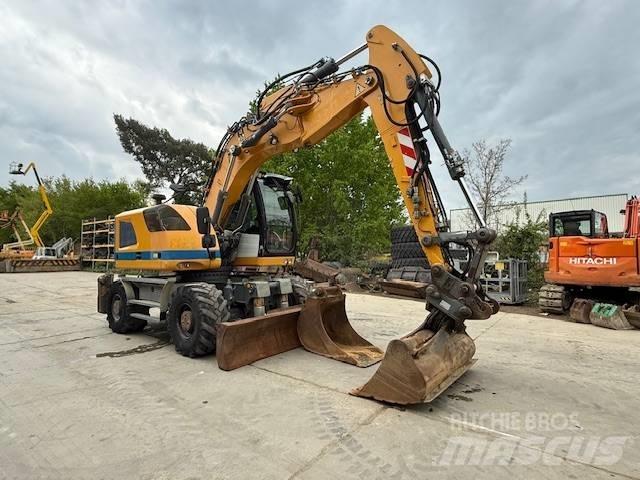 Liebherr A 914 Gumikerekes kotrók