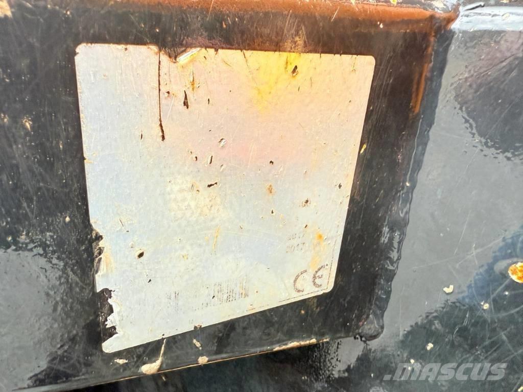 JCB 6 T Mezei dömperek