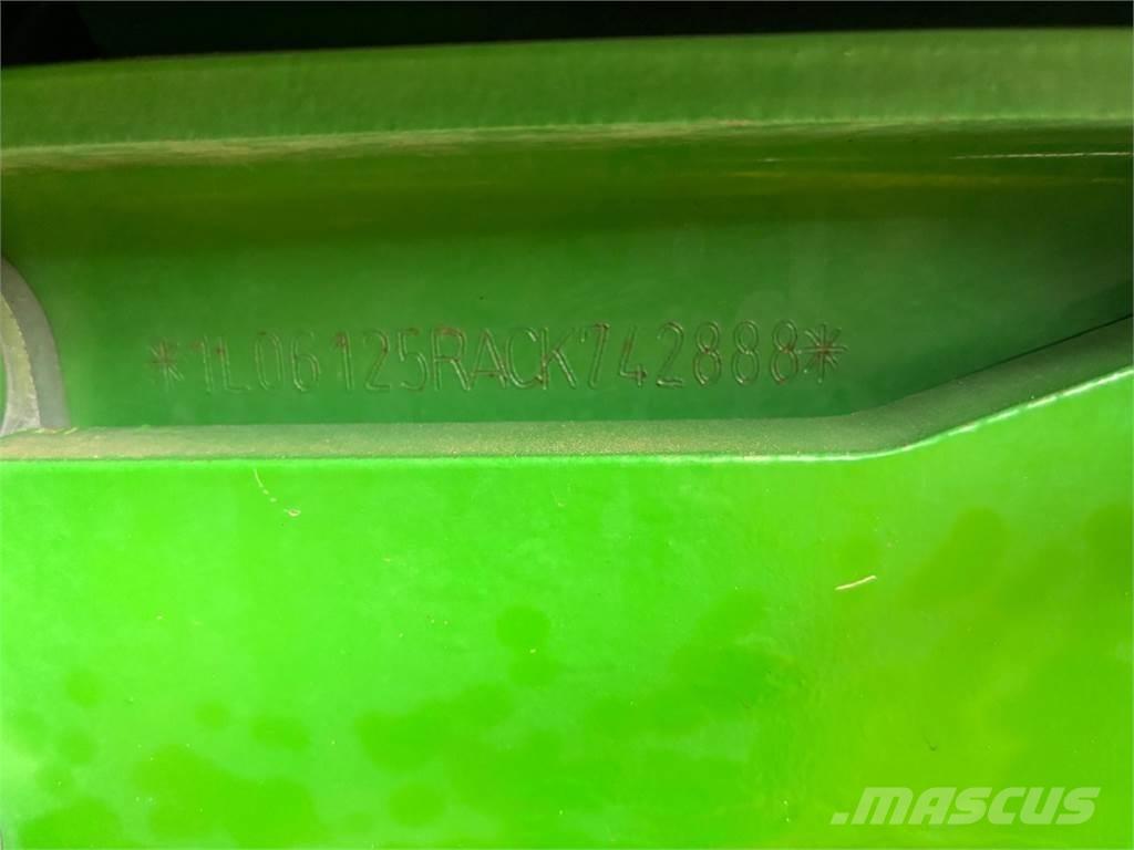 John Deere 6125R Traktorok