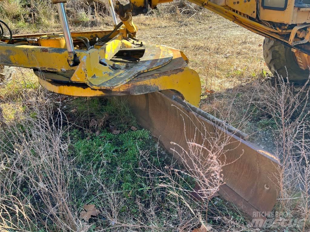 John Deere 672 A Gréderek