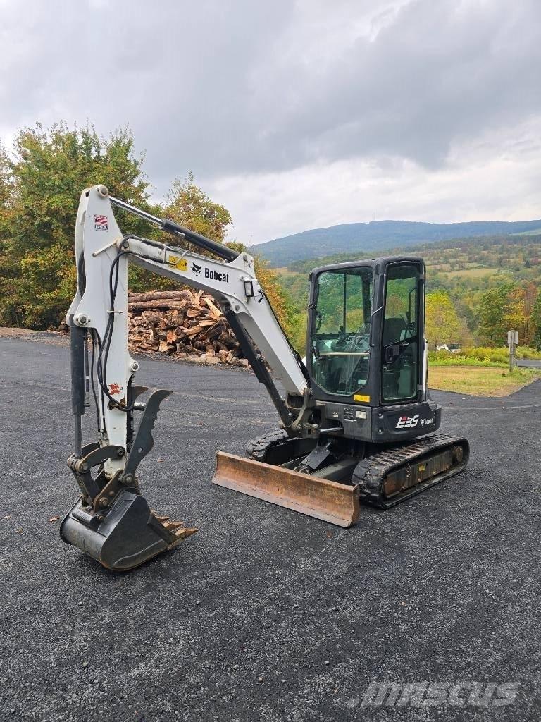 Bobcat E 35 Mini kotrók < 7t