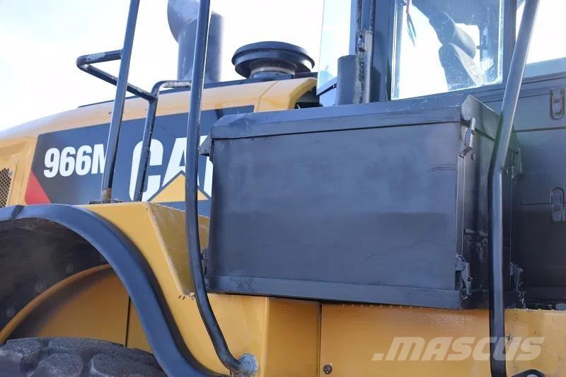 CAT 966 M Gumikerekes homlokrakodók