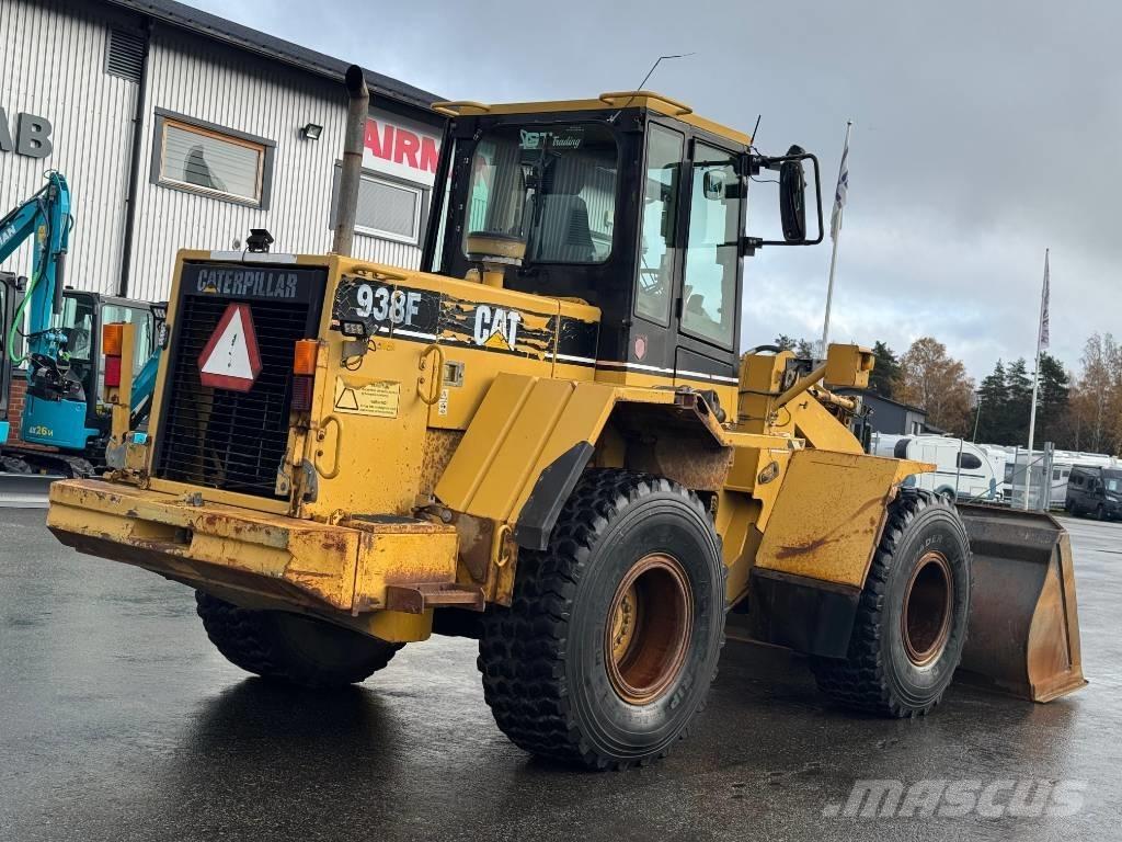 CAT 938 F II Gumikerekes homlokrakodók