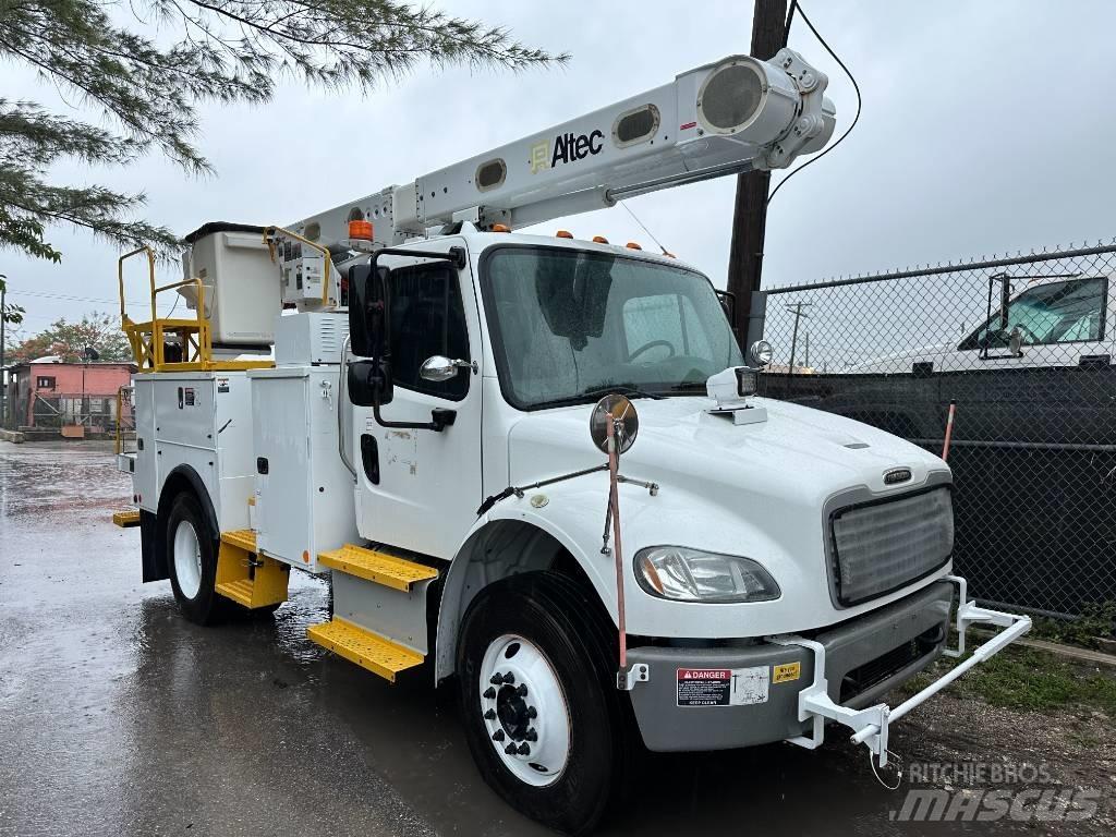 Freightliner M2 Teherautóra szerelt emelők és állványok