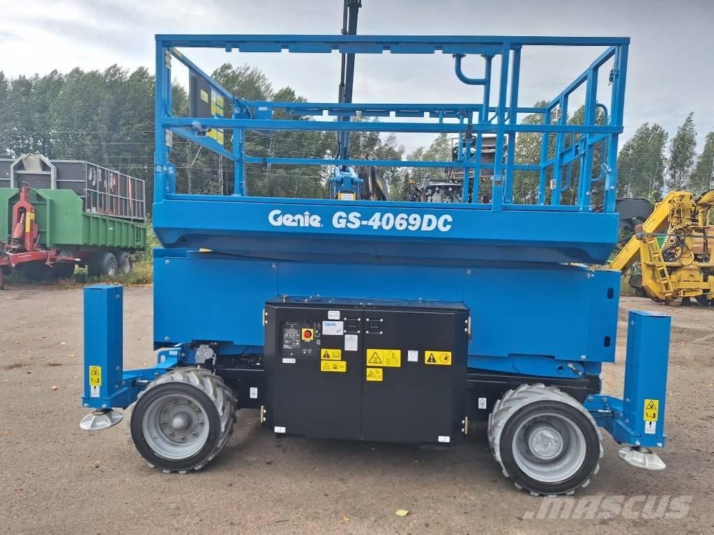 Genie GS-4069 DC Ollós emelők
