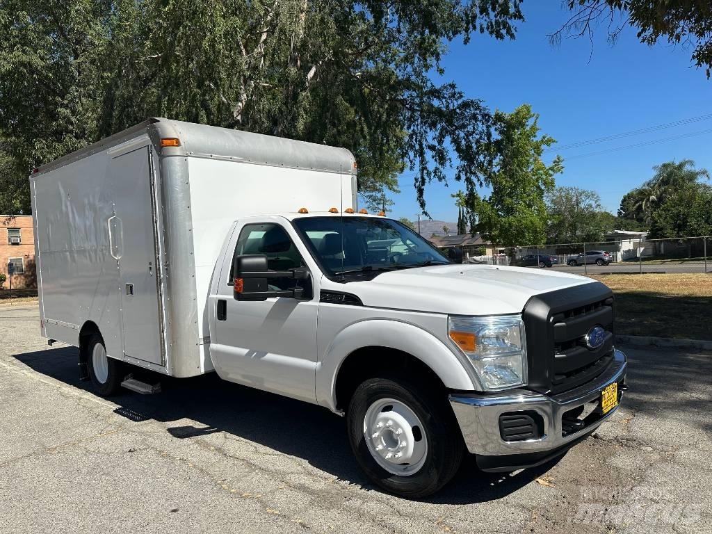 Ford F 350 Kis teherszállító/Platós kocsi