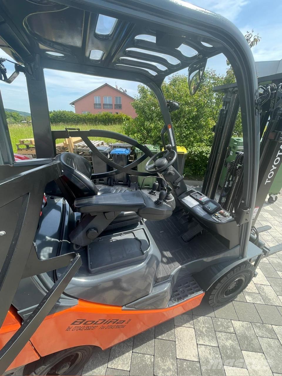 Toyota 02-8FGF18 Gázüzemű targoncák