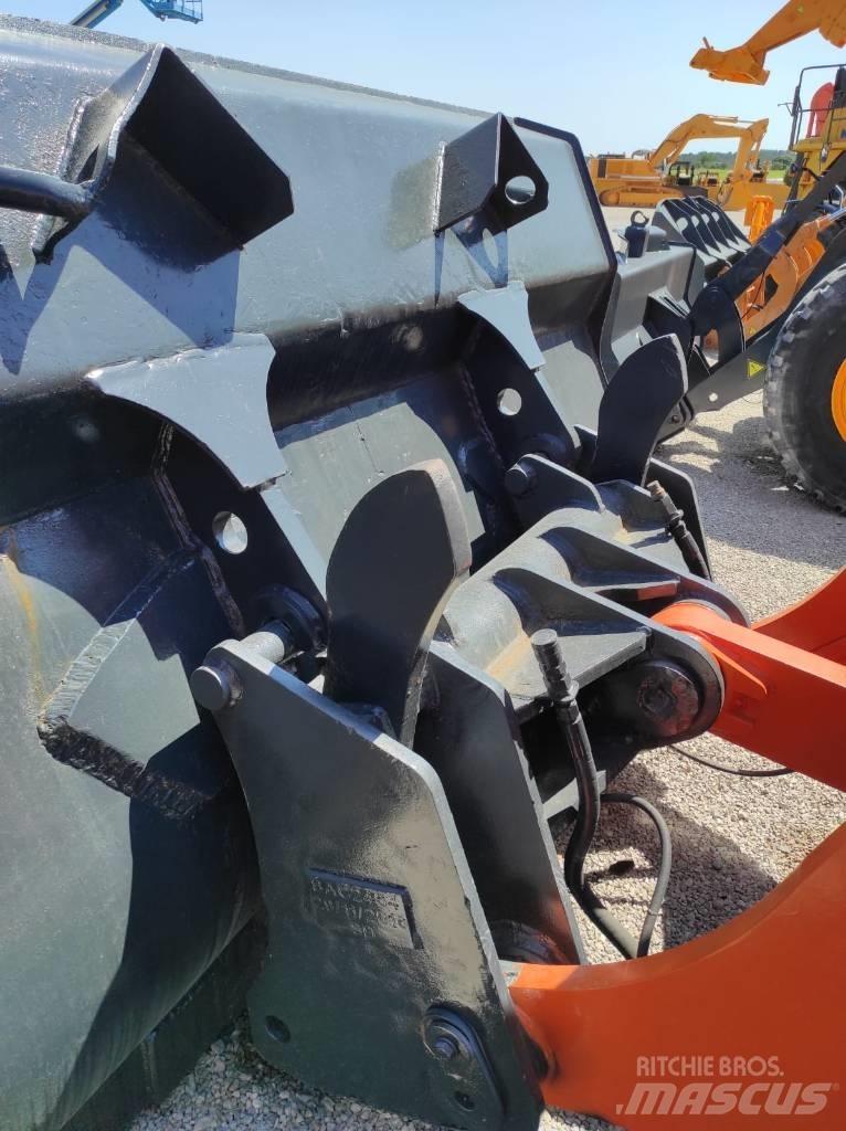 Doosan DL 350-5 Gumikerekes homlokrakodók
