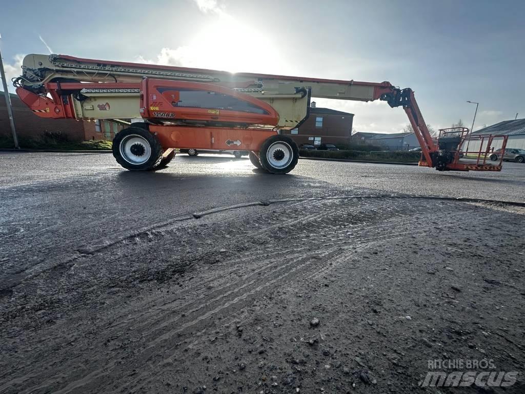 JLG 1250 AJP Karos emelők