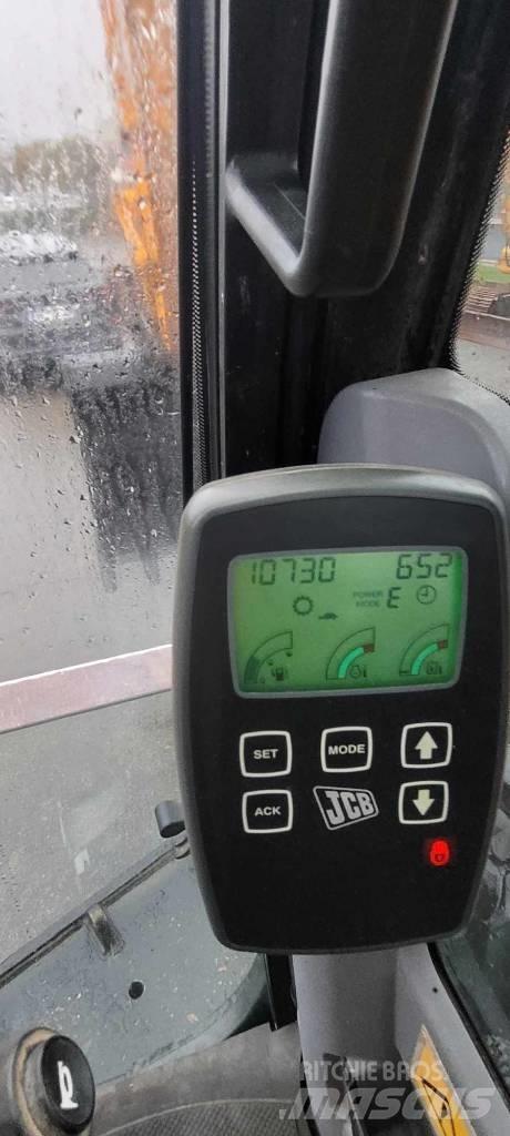 JCB JS 145 W Gumikerekes kotrók