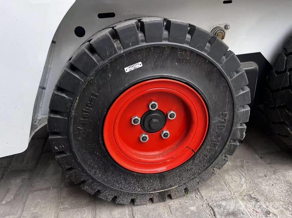 Bobcat S 70 Kompaktrakodók